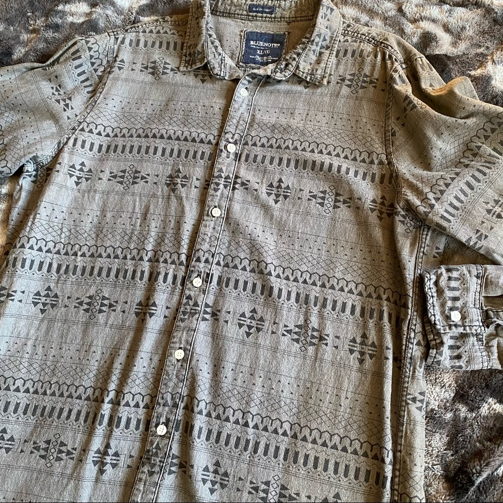 Chic Funky Button Up - Picture 2 of 4